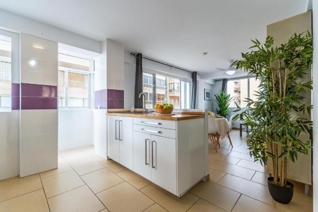Seaside Boutique Apartment Фуэнхирола Экстерьер фото