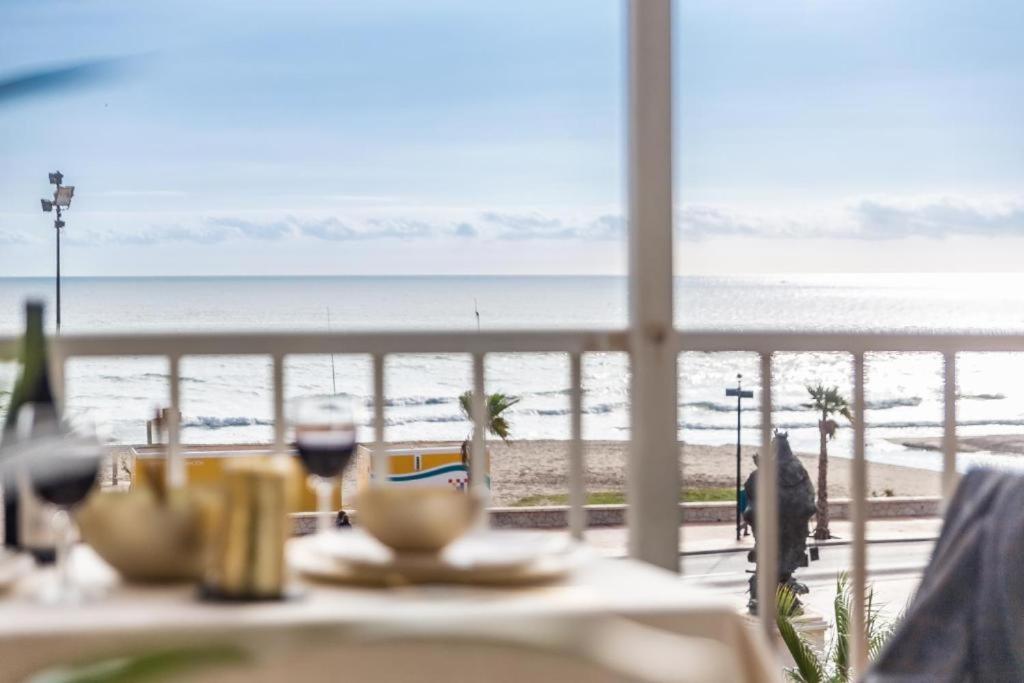 Seaside Boutique Apartment Фуэнхирола Экстерьер фото