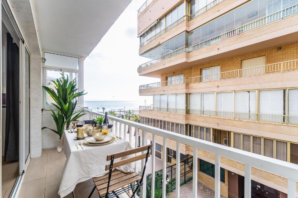 Seaside Boutique Apartment Фуэнхирола Экстерьер фото